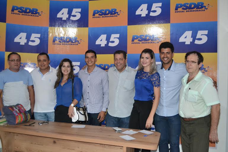 Tucanos se confraternizam e fazem ato de filiação; jornalista Mara Rocha está na lista