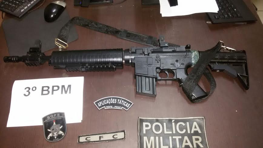 Polícia prende bando que cometia crimes usando arma de brinquedo