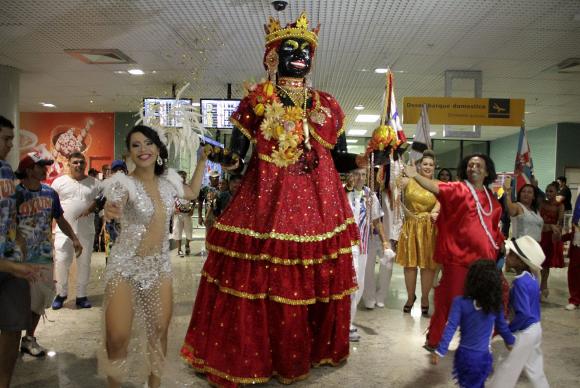 Início do carnaval em Manaus é marcado pela chegada da boneca KaméliaMário Oliveira/Divulgação Secom