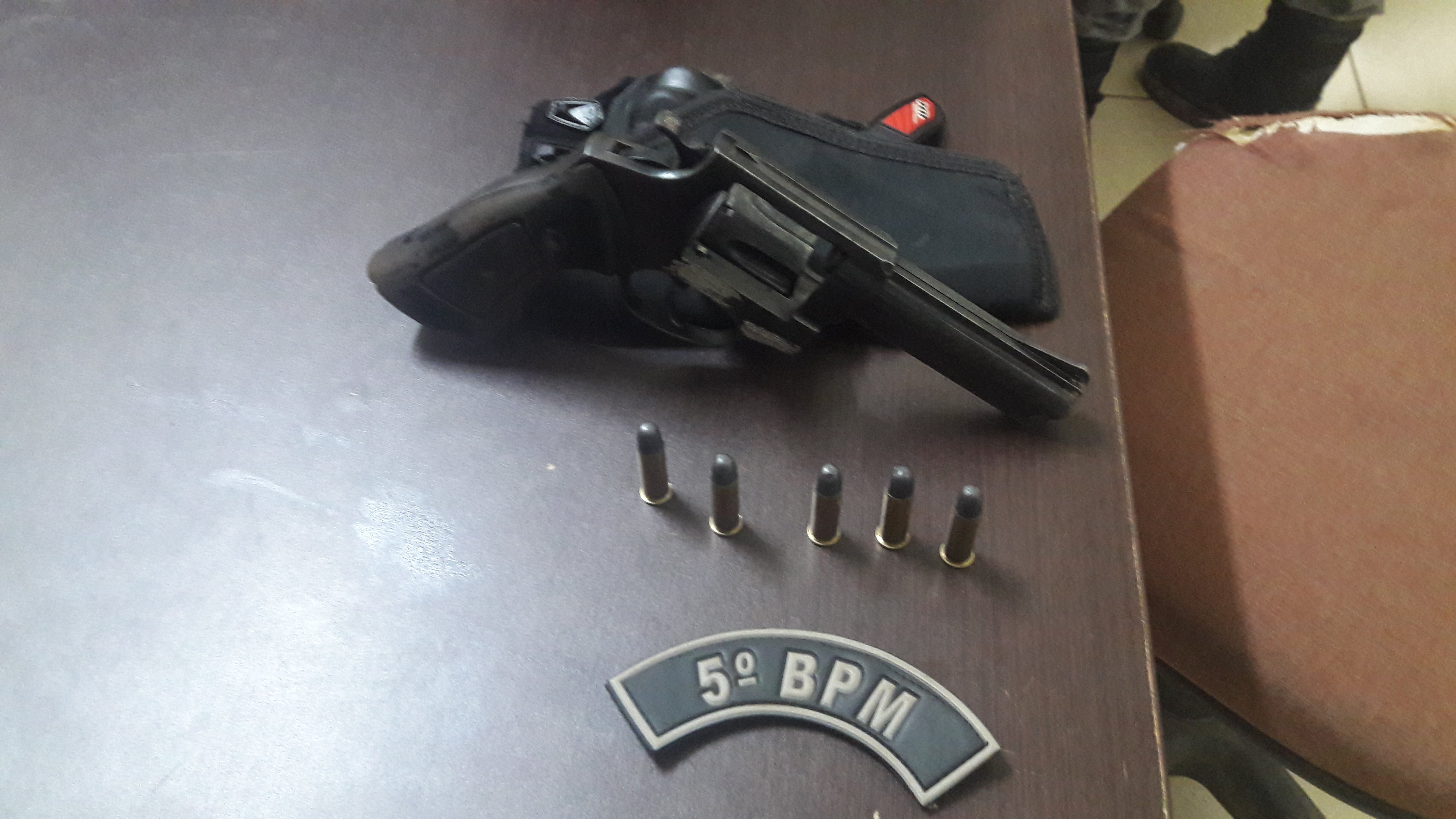 A arma foi apreendida/Foto: ContilNet