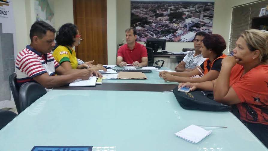 Rosana Nascimento em conversa com os sindicalistas/Foto: Assessoria