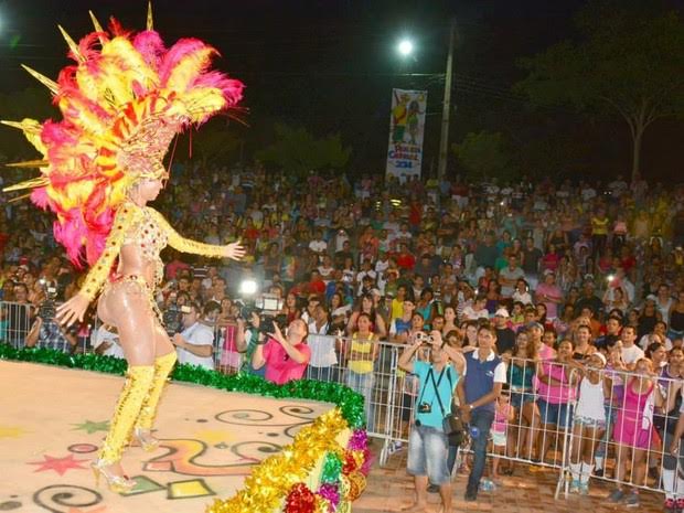 Carnaval em Rio Branco começa com briga entre empresários e executivos