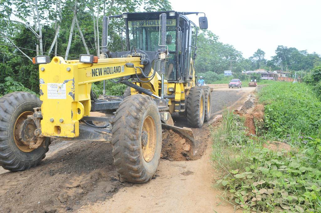 Prefeitura inicia trabalho de melhoramento na estrada Bom Sucesso, em Sena
