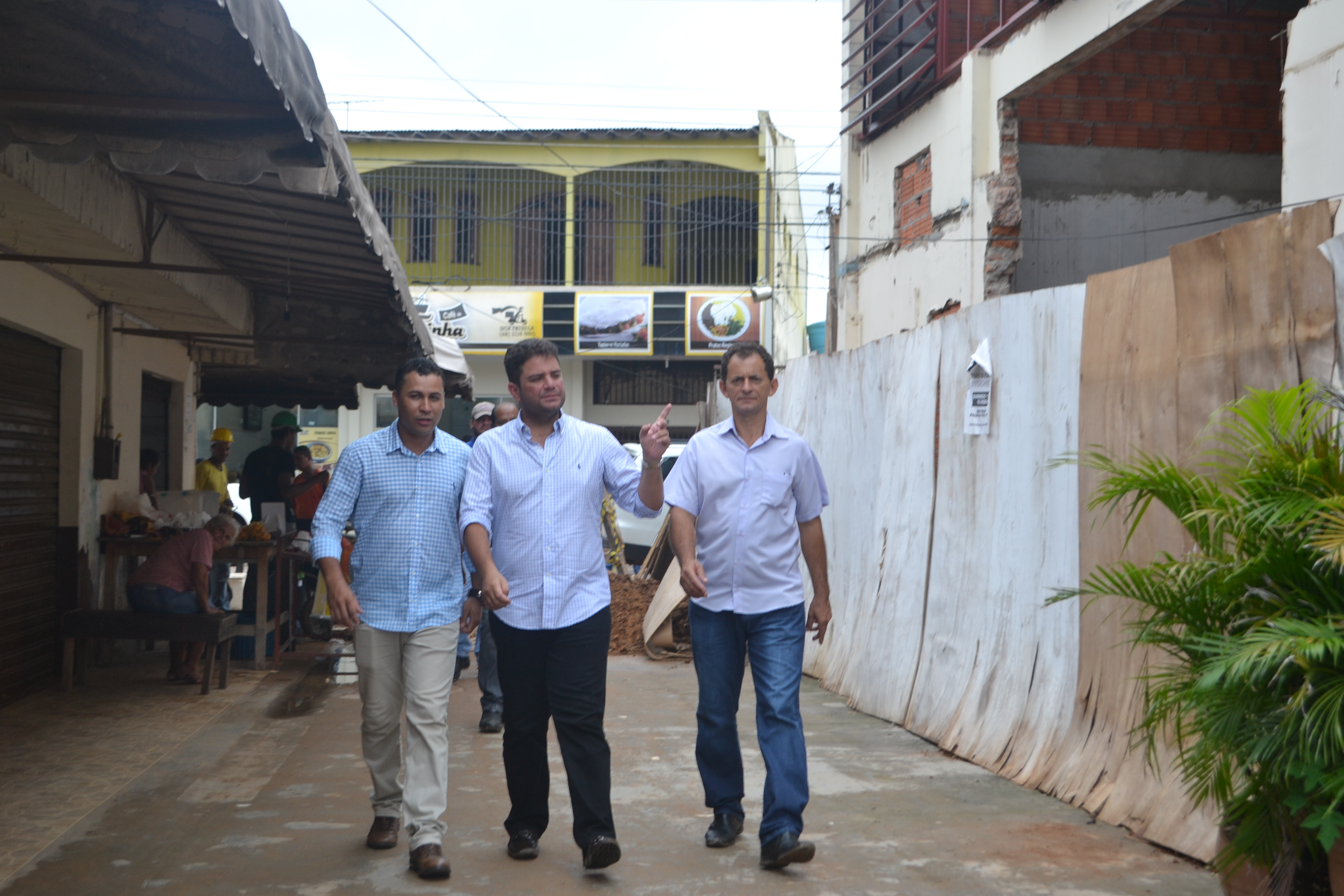 Cameli visita Mercado do Bosque e destaca apoio para obra de revitalização