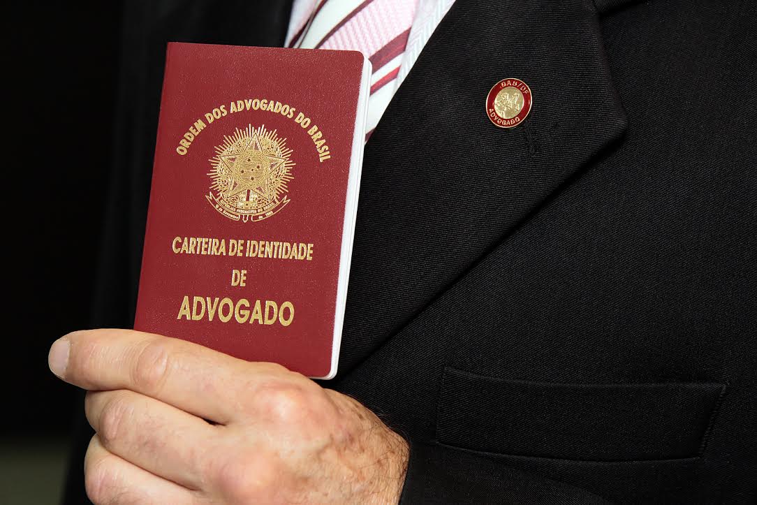 Leis alteram estatutos da Advocacia e da Ordem dos Advogados do Brasil