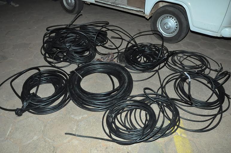 Polícia Civil prende homens por receptação e furto de cabos de telefonia