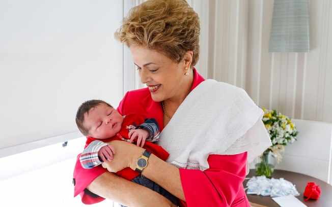Nasce segundo neto de Dilma Rousseff; “apresento a vocês meu neto Guilherme”