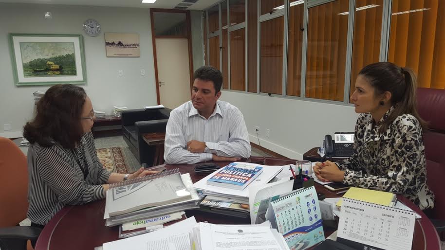Na Suframa, Gladson Cameli discute projeto da Zona Franca Verde na Amazônia
