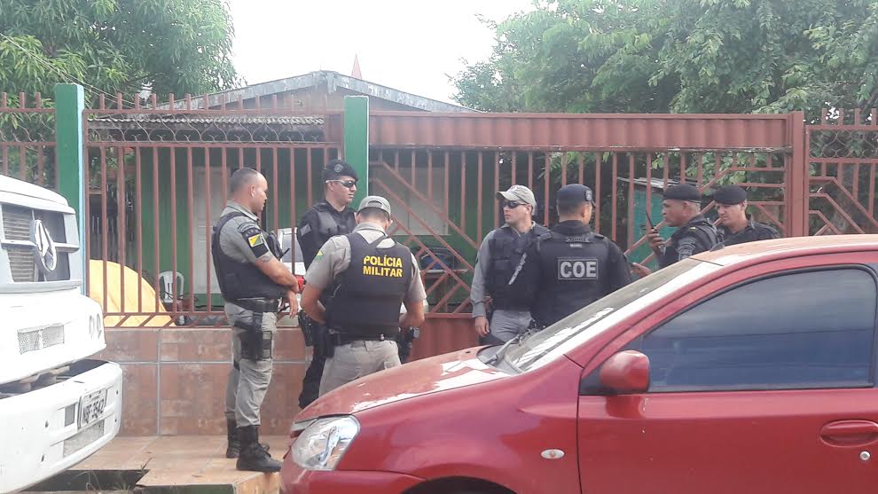 Após assalto ao SENAC policias do Bope fecham cerco na casa de “Ursinho”, um dos suspeitos