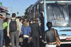 962697-09062015_greve rodoviarios_9089