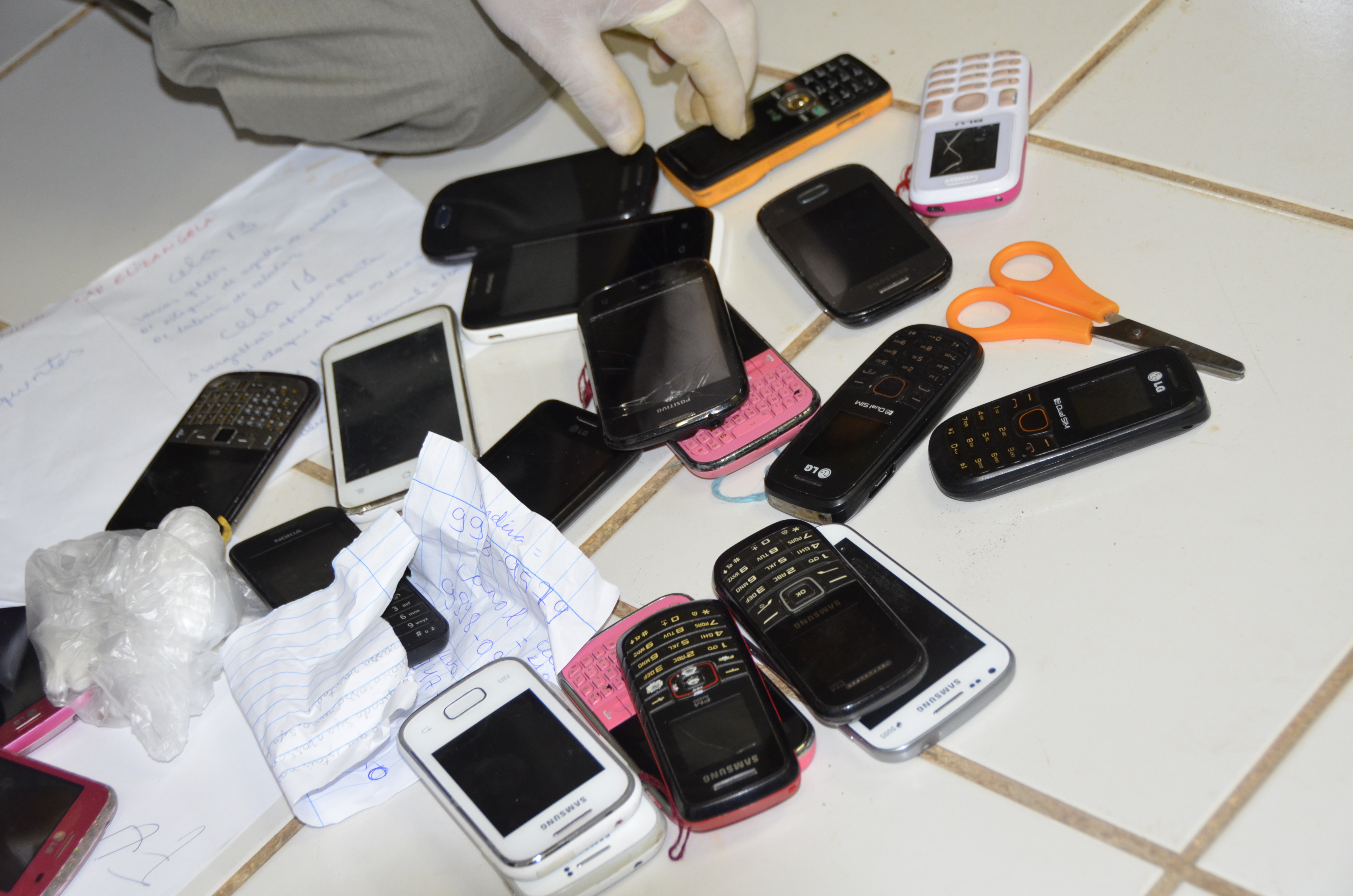Agente denuncia que foram encontrados 80 celulares dentro de marmitas em presídio do AC