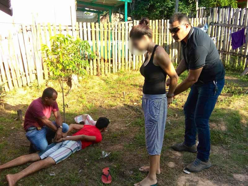 O casal foi preso e a polícia apreendeu os entorpecentes/Foto: Reprodução