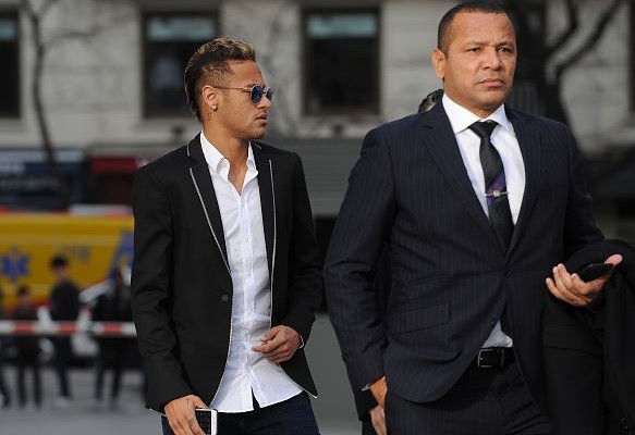 Ministério Público denuncia Neymar e diz que pai foi principal articulador de fraudes