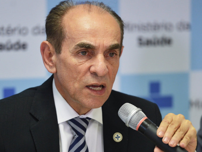 Após votar em candidato de Dilma, ministro volta pra Saúde