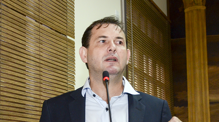 Prefeito em exercício fala de crise e desafios para último ano de gestão