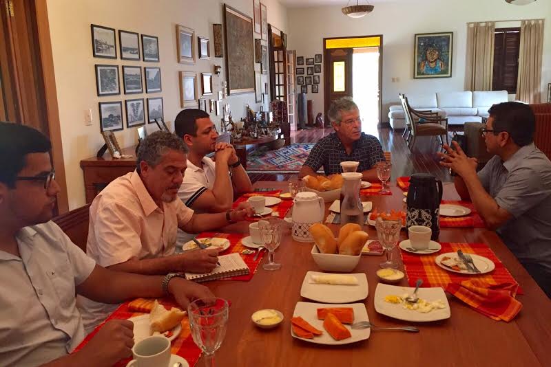 Jorge Viana faz reunião com dirigentes do PT