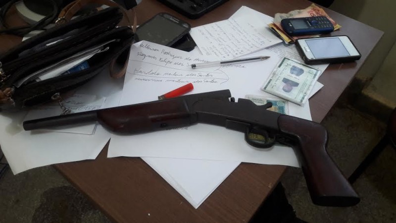 Polícia apreendeu arma usada no crime/Foto: ContilNet