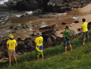 mesmo-com-banheiros-quimicos-muita-gente-prefere-fazer-xixi-ao-ar-livre-1403581118280_615x470