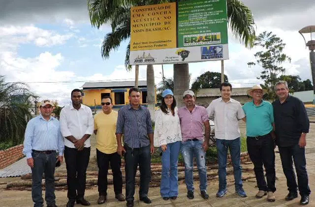 Betinho e Antonia Lúcia lançam pedra fundamental de obras em Assis Brasil