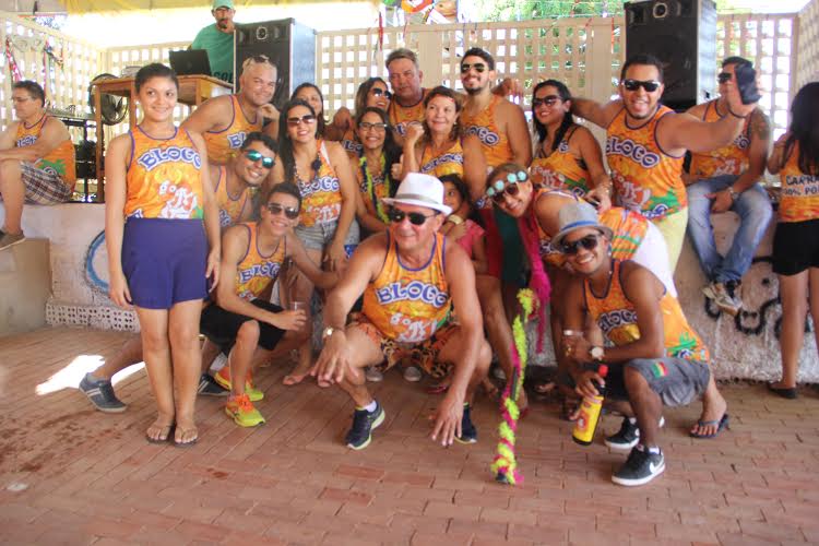 Carnaval 100% popular reúne amigos e simpatizantes do senador Petecão