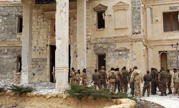 Exército sírio recupera cidadela histórica de Palmira