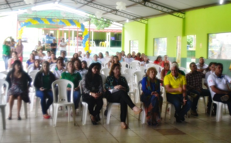 As sindicalistas foram presenteadas com diversos brindes/Foto: ContilNet
