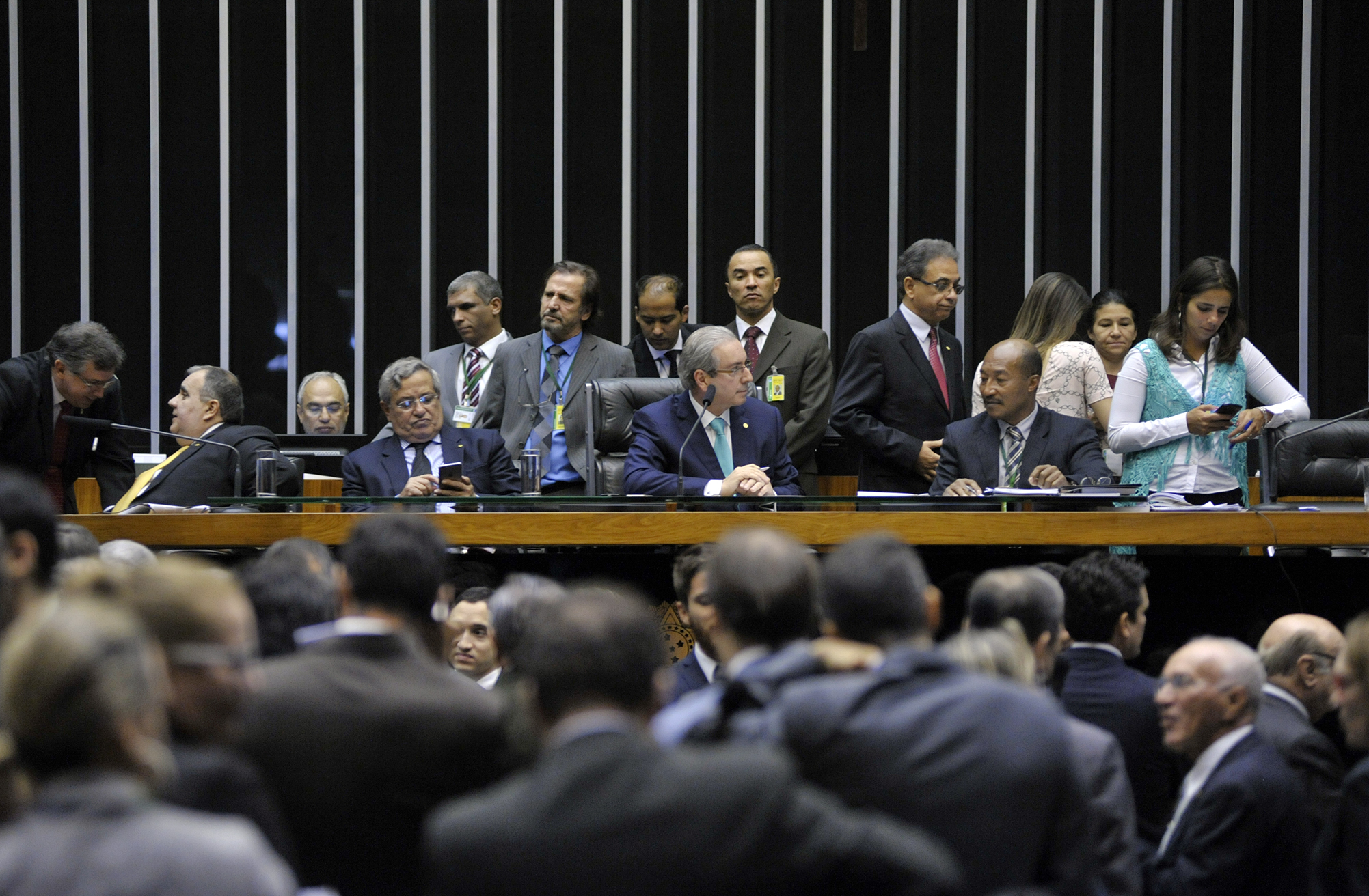 Câmara aprova comissão especial do impeachment de Dilma com 433 votos