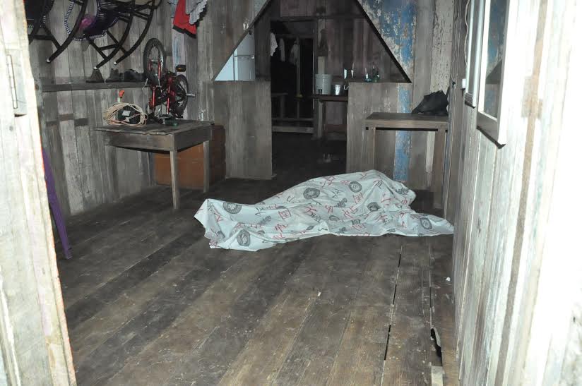 Motorista de ônibus é morto com três tiros na cabeça dentro de casa