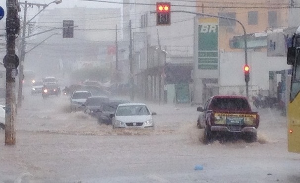 Rio Branco registra, em um dia, 42% da chuva prevista para todo o mês de março, revela Defesa Civil