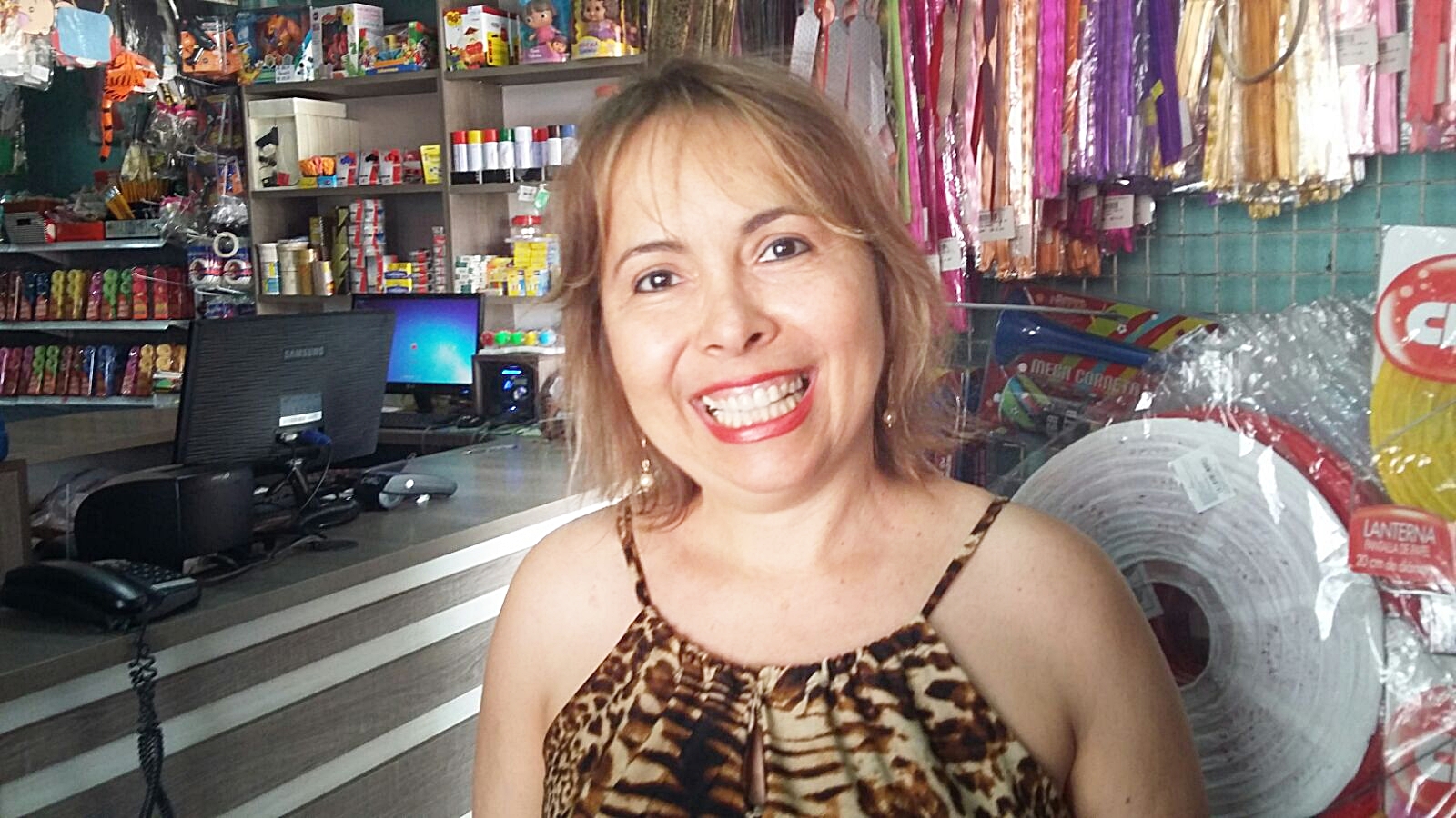Simone Castrolene, aponta a importância de se ter uma loja com a multiplicidade de produtos/Foto: ContilNet