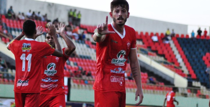 Rio Branco goleia Vasco por 5 a 0 e atacante tem direito a pedido de música no Fantástico