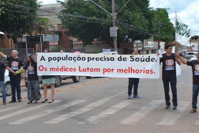 Médicos do Acre cobram acordo com governo e decidem deflagrar greve a partir de 12 de abril