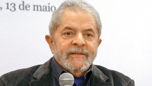 Lula volta a poder exercer o cargo de ministro e ganha foro privilegiado