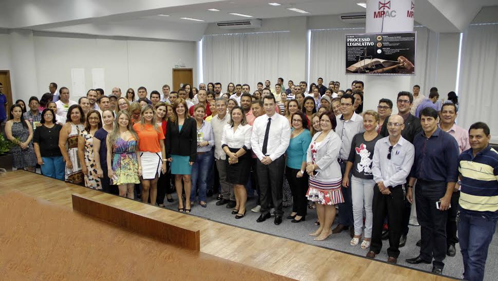 Ney Amorim e Jorge Viana participam do encerramento do curso sobre Processo Legislativo