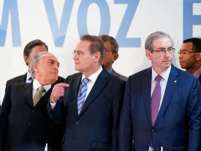 Na véspera do 13 de março, PMDB ensaia abandono de Dilma
