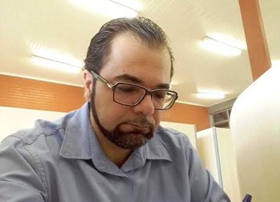 Professor lança livro que explica o 'acreano'; "Acre não foi dádiva dos deuses" Professor lança livro que explica o ‘acreano’; “Acre não foi dádiva dos deuses”