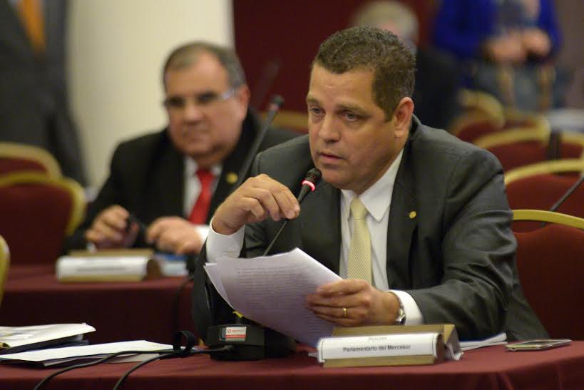 Rocha destaca importância do Parlasul durante discurso em Montevidéu
