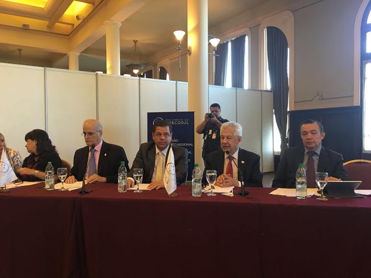 Deputado Rocha preside reunião no Parlasul sobre o zyka vírus