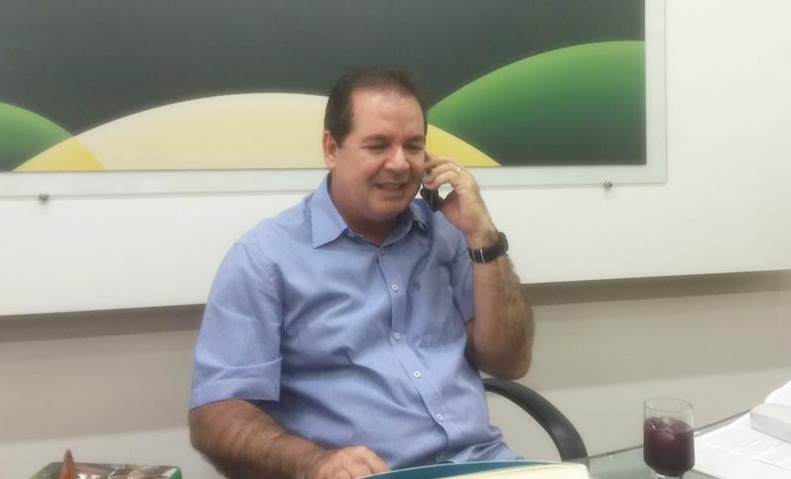 Lula liga para governador Tião Viana e o convida para sua posse como ministro da Casa Civil