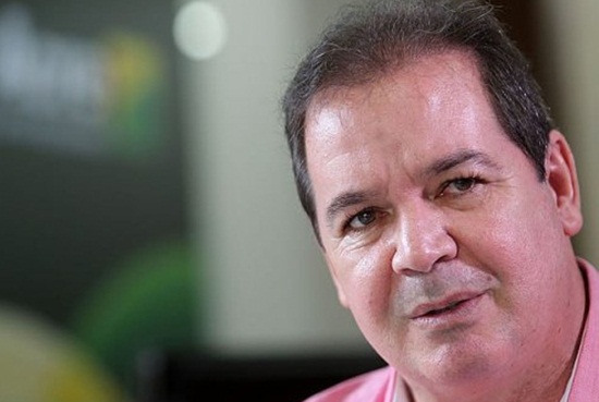 Em defesa de Dilma, Tião Viana ataca sociedade; internautas reagem e o chamam de “ridículo”