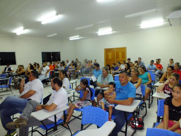 Muitas pessoas também participaram do ato/Foto: Assessoria