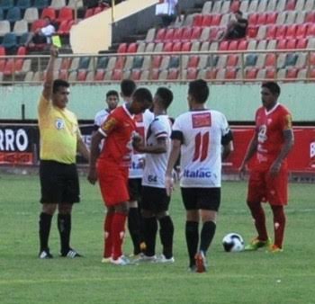 Vasco foi a única equipe que não recebeu nenhum cartão vermelho no 1º turno do Estadual