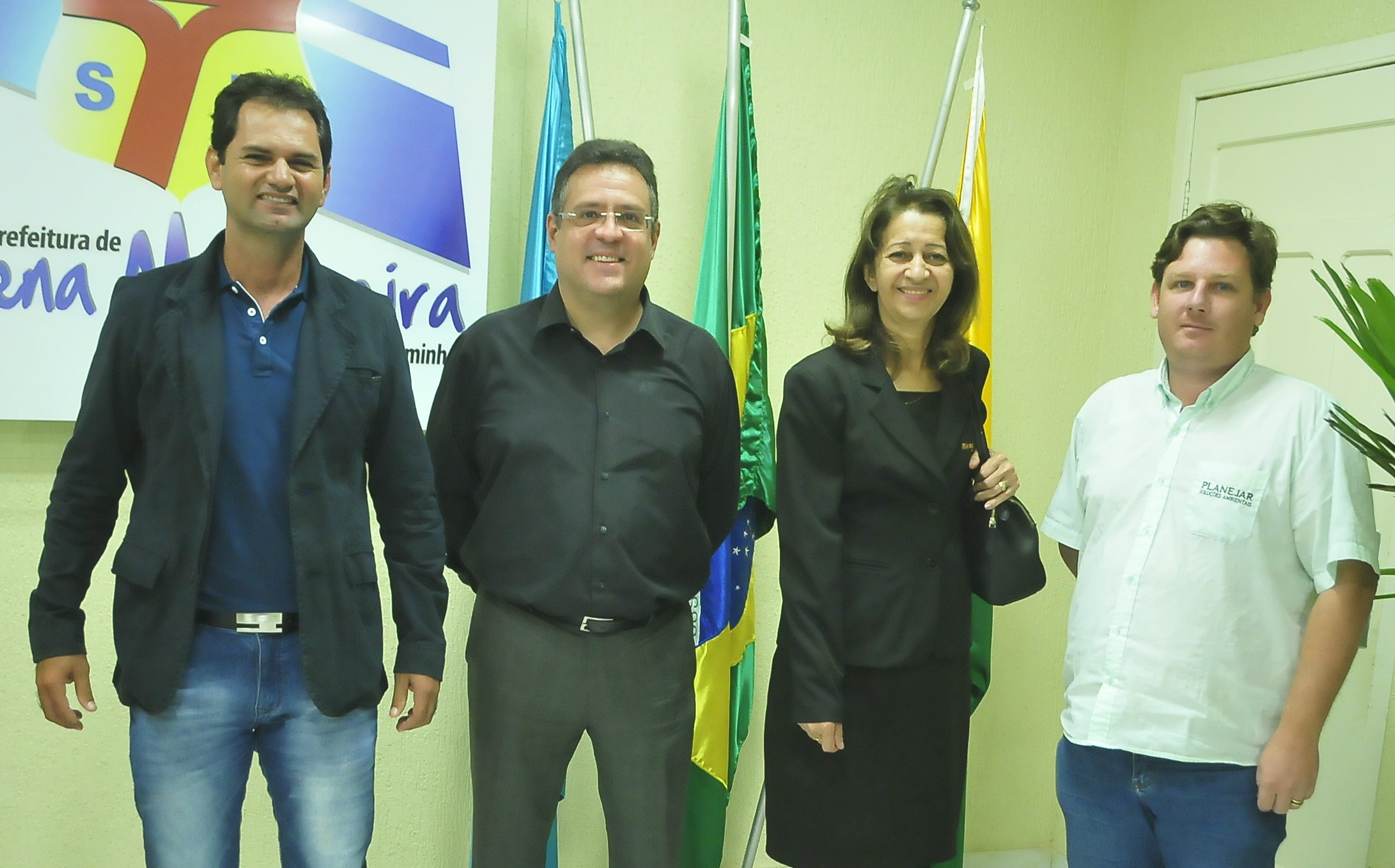 Mano se reúne com juiz do trabalho e discute a implantação de galpão de reciclagem em Sena