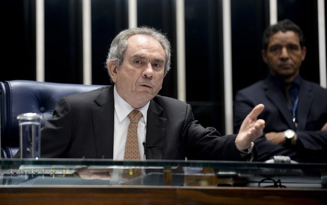 Comissão do impeachment ouvirá acusação e defesa de Dilma