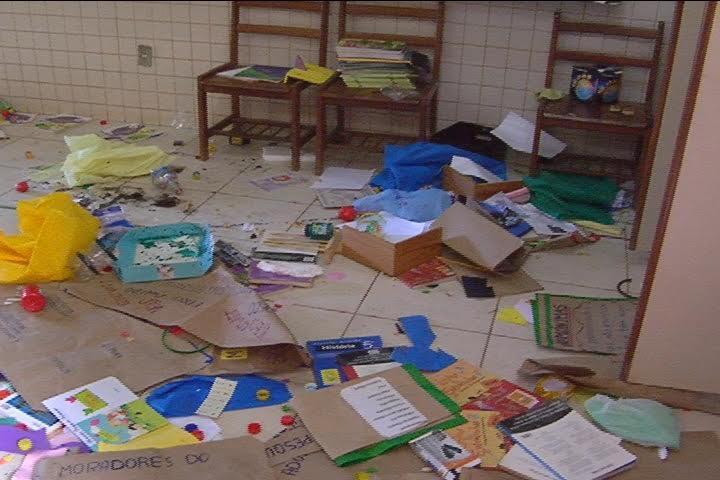 Escola de Rio Branco suspende aulas após ser saqueada; ladrões levam até merenda