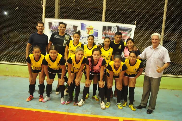 A equipe feminina de Futsal/Foto: ContilNet