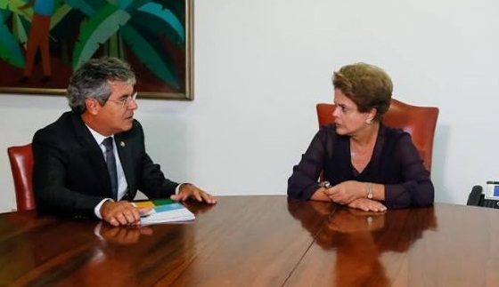 Jorge Viana e mais 9 senadores pedem renúncia de Dilma e novas eleições