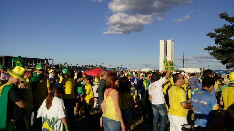 manifestacaoDF