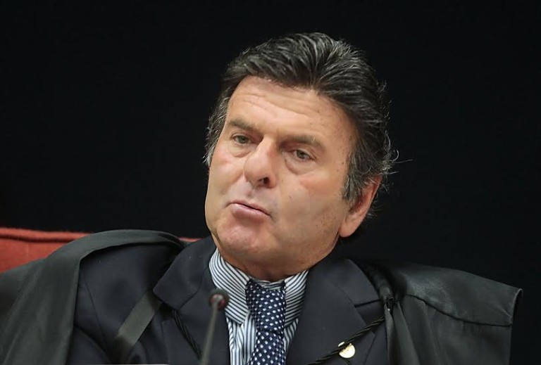 Ministro do Supremo, Luiz Fux, é diagnosticado com covid-19; assessoria confirmou