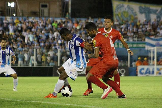 Paysandu sai na frente com vitória magra sobre o Rio Branco; Estrelão reclama de pênalti não marcado
